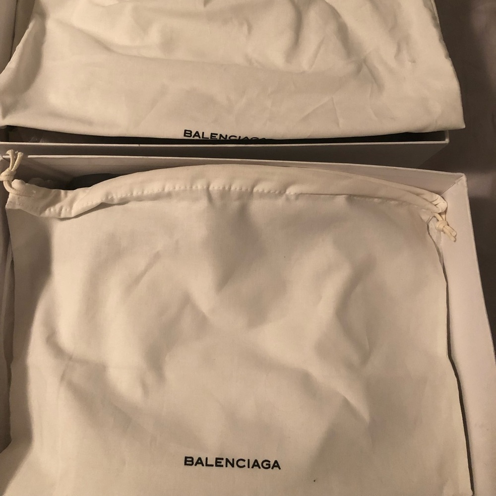 Balenciaga Chelsea Boots - Picture 2 of 3